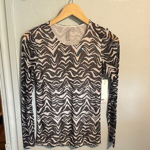 PRISMSPORT Black and White Patterned Long Sleeve Top